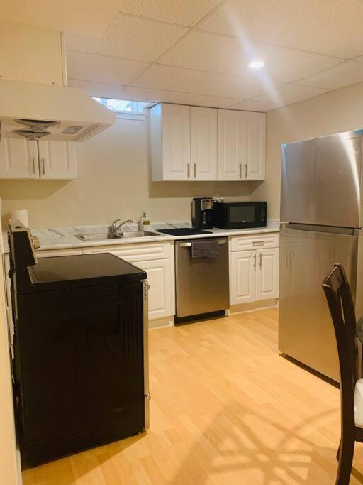 Finished 2 Bedroom Apartment In An Upscale Area Of Ajax Exterior foto
